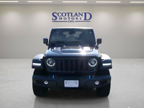 Used 2025 Jeep Wrangler Unlimited Rubicon 4xe w/ Safety Group AWD/4WD image 3
