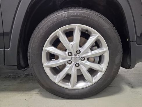 Used 2016 Jeep Cherokee Limited AWD/4WD image 32