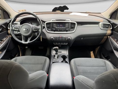 Used 2016 Kia Sorento FWD w/ LX Convenience Package image 17