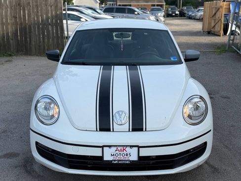 Used 2016 Volkswagen Beetle 1.8T Classic FWD image 4