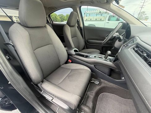 Used 2022 Honda HR-V EX image 10