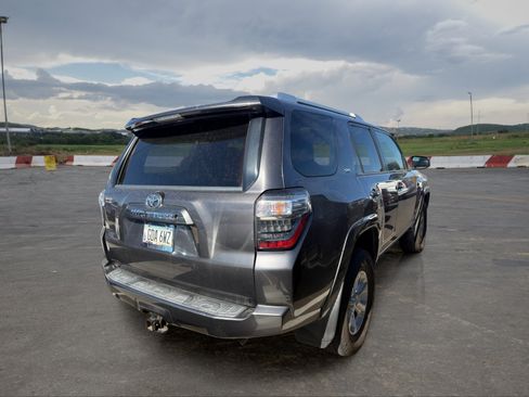 Used 2014 Toyota 4Runner SR5 AWD/4WD image 3