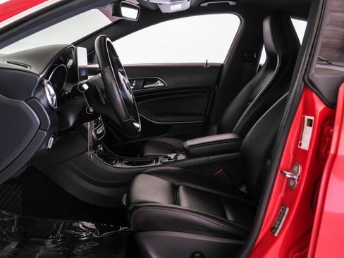 Used 2019 Mercedes-Benz CLA 250 4MATIC image 3