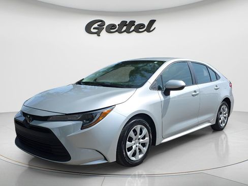Used 2024 Toyota Corolla LE image 1