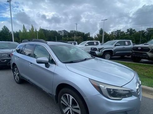 Used 2018 Subaru Outback 2.5i Limited AWD/4WD image 10