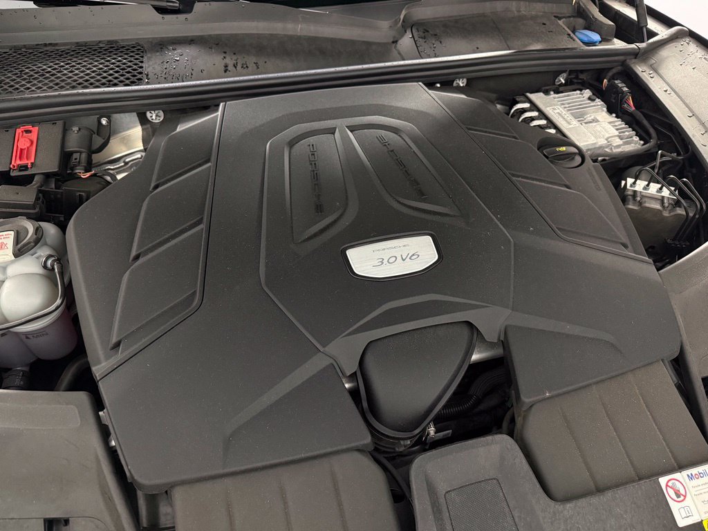 Certified 2023 Porsche Cayenne AWD/4WD image 46