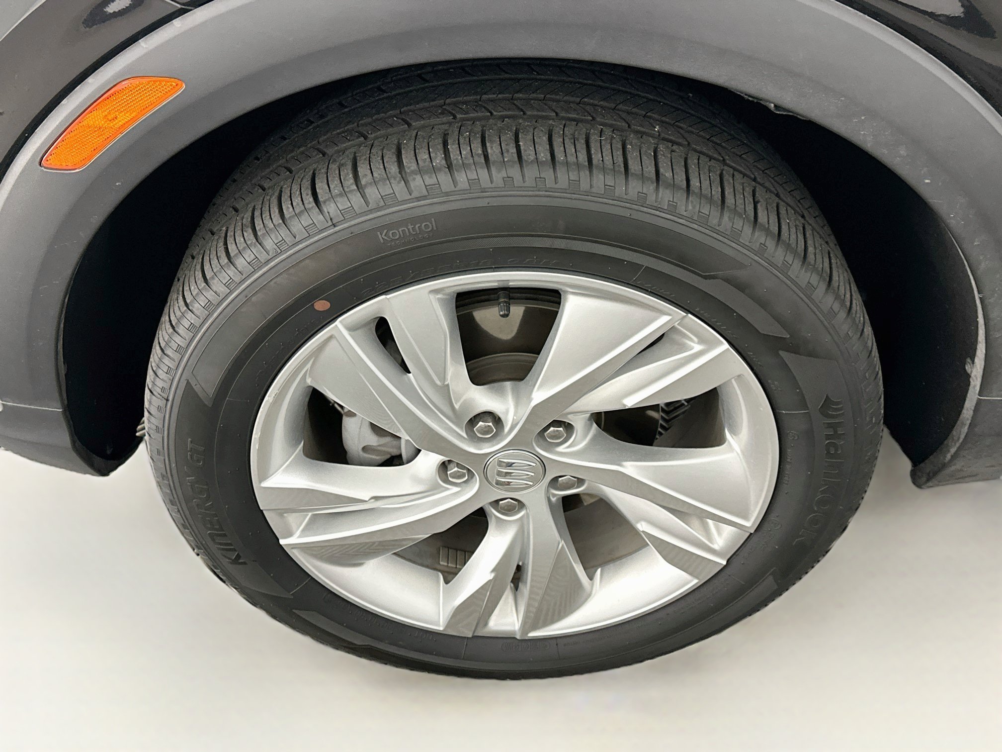 Used 2025 Buick Encore GX Preferred AWD/4WD image 11
