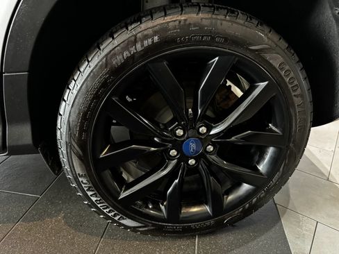 Used 2017 Ford Escape SE w/ Equipment Group 201A FWD image 38