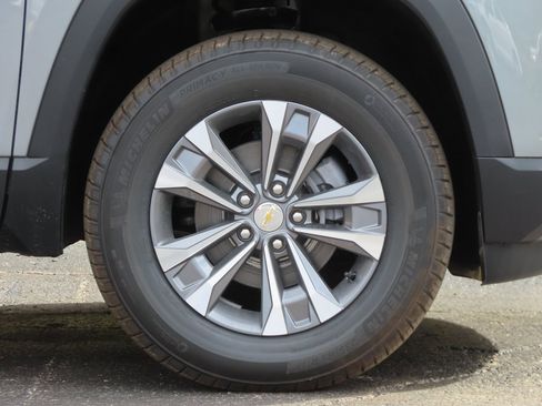 New 2026 Chevrolet Equinox LT w/ LPO, Floor Liner Package image 16