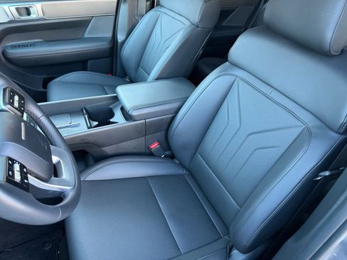 Used 2025 Hyundai Santa Fe SEL image 10