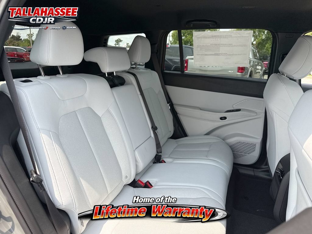 New 2026 Jeep Cherokee Laredo AWD/4WD image 30