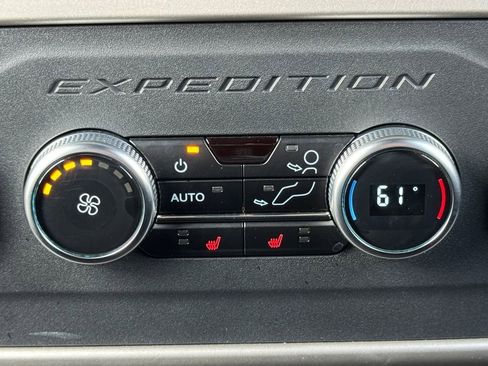 Used 2023 Ford Expedition Limited AWD/4WD image 32