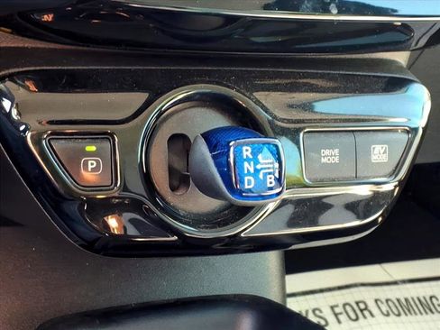 Used 2017 Toyota Prius Four image 18