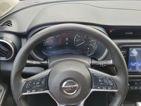 Used 2021 Nissan Kicks SV FWD image 21