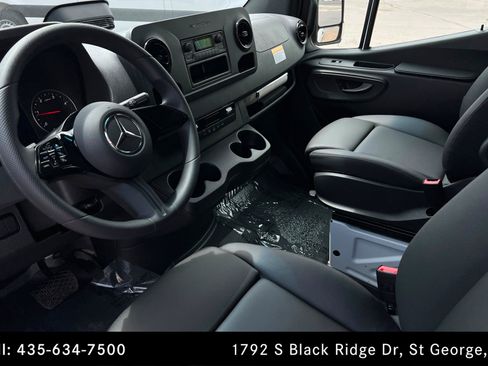 Used 2026 Mercedes-Benz Sprinter 2500 image 12