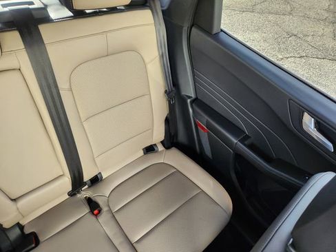 Certified 2022 Ford Escape Titanium w/ Class II Trailer Tow Package image 18