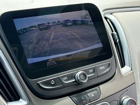 Used 2020 Chevrolet Malibu LS w/ Driver Confidence Package II FWD image 17