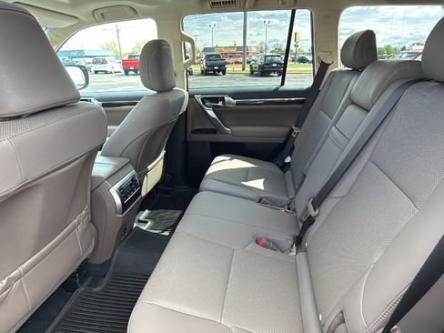 Used 2023 Lexus GX 460 Premium w/ Premium Package AWD/4WD image 37