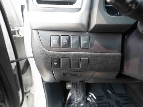 Used 2019 Toyota Highlander Plus AWD/4WD image 11