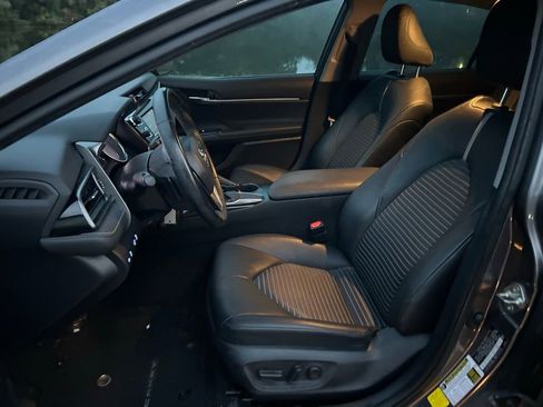 Used 2019 Toyota Camry SE image 14