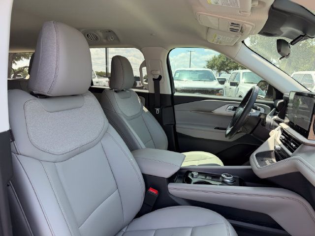 Used 2026 Ford Explorer Active w/ Active Comfort Package RWD image 16