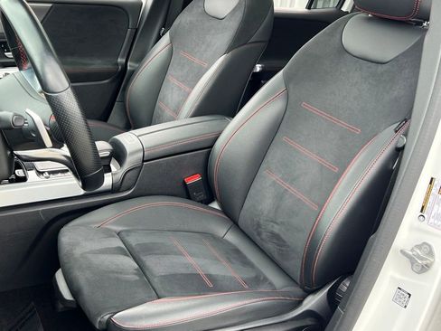 Used 2022 Mercedes-Benz EQB 300 4MATIC image 17