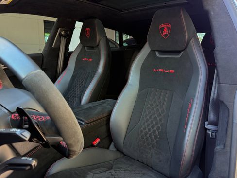 Used 2023 Lamborghini Urus Performante AWD/4WD image 28