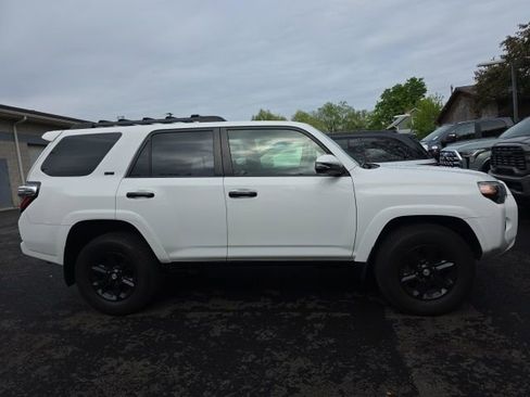 Used 2020 Toyota 4Runner SR5 Premium AWD/4WD image 2