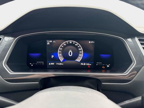 Used 2022 Volkswagen Tiguan SE image 29