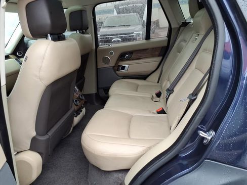Used 2019 Land Rover Range Rover HSE image 12