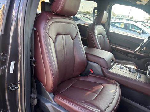 Used 2024 Ford Expedition Limited AWD/4WD image 41