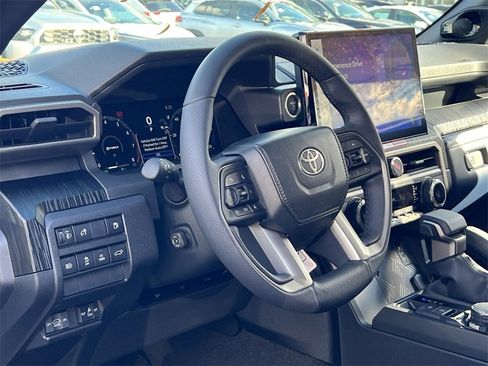 Used 2025 Toyota 4Runner TRD Off-Road image 11