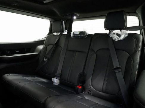 Used 2023 Jeep Grand Wagoneer Series II image 17