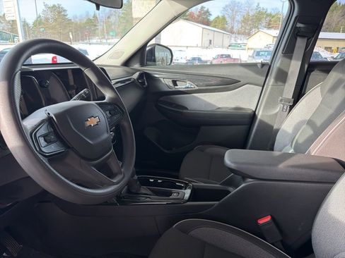 Used 2024 Chevrolet TrailBlazer LT w/ Driver Confidence Package image 10