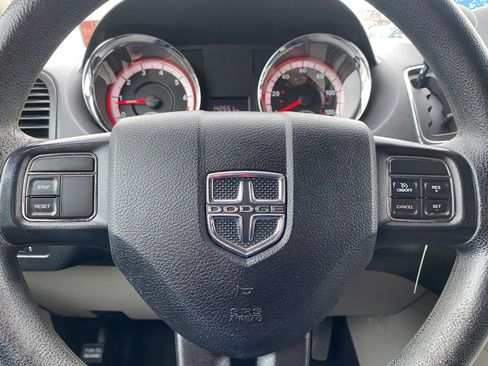 Used 2014 Dodge Grand Caravan SXT image 25