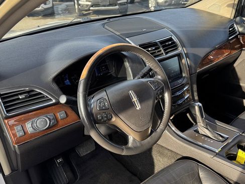Used 2013 Lincoln MKX FWD image 15