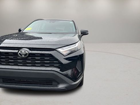 Used 2025 Toyota RAV4 XLE AWD/4WD image 24