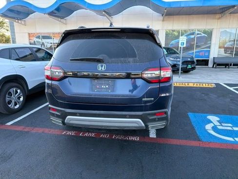 Used 2024 Honda Pilot Touring image 6