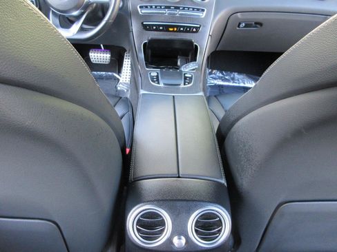 Used 2022 Mercedes-Benz GLC 300 4MATIC image 41