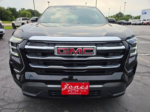 Used 2025 GMC Terrain Elevation w/ Technology Package II AWD/4WD image 8