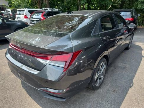 Used 2023 Hyundai Elantra SEL w/ Convenience Package FWD image 3