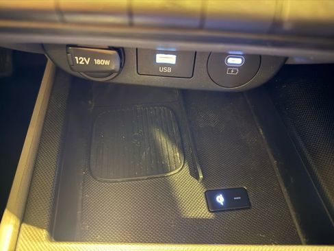 Used 2025 Hyundai Elantra SEL image 24