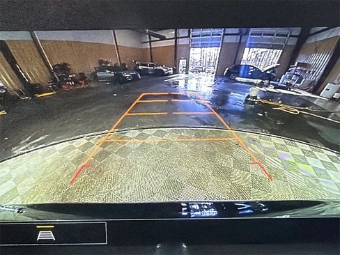 Used 2023 Chevrolet Blazer LT image 29