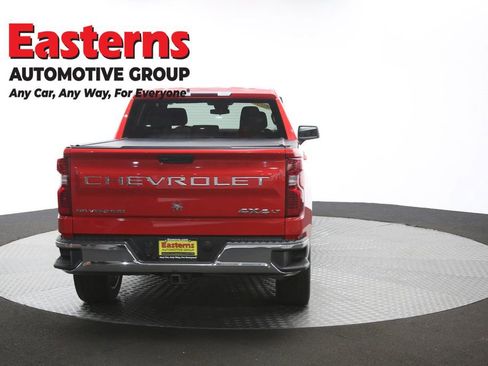 Used 2022 Chevrolet Silverado 1500 LT AWD/4WD image 45