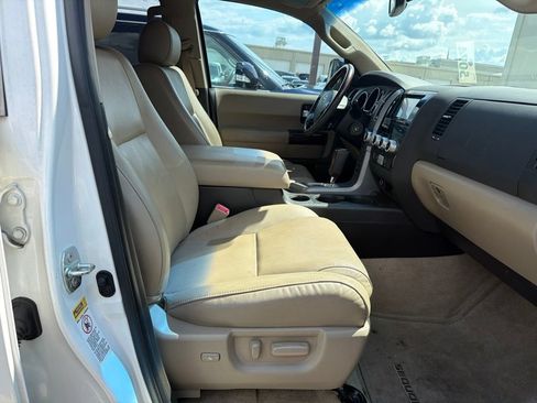 Used 2011 Toyota Sequoia Platinum RWD image 6