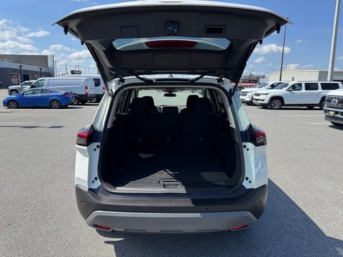 Used 2023 Nissan Rogue S FWD image 17
