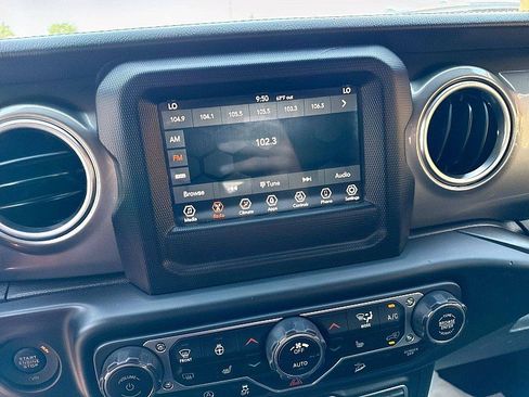 Used 2018 Jeep Wrangler Unlimited Sahara w/ Dual Top Group AWD/4WD image 13