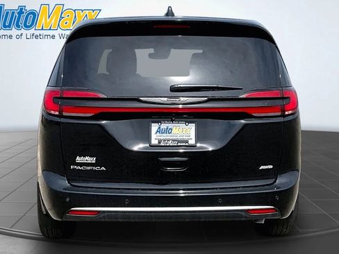New 2026 Chrysler Pacifica Select AWD/4WD image 4