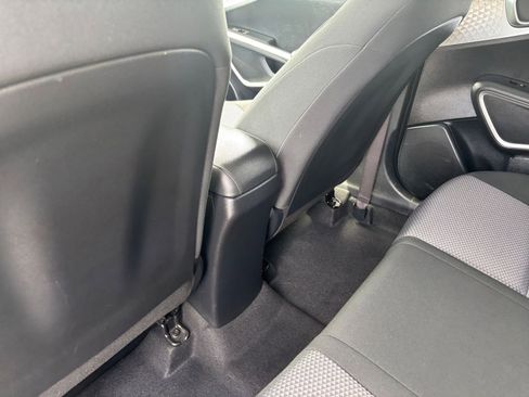 Used 2025 Kia Soul LX w/ LX Technology Package image 23