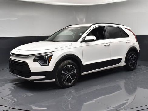 Used 2025 Kia Niro EX image 4